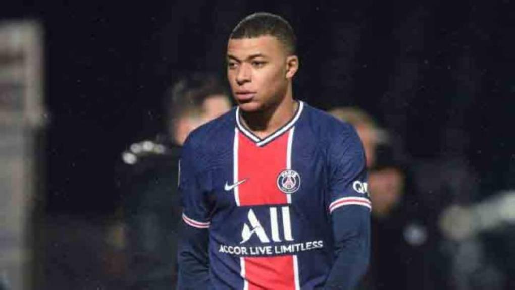 Kylian Mbappé no sabe todavía si renovará su contrato con el PSG. De acuerdo con la información de L'Equipe, el delantero se encuentra reflexionando en estos momentos respecto a su futuro. El delantero le pide al conjunto parisino un proyecto que garantice cada temporada pelear por la Champions League, una condición que, por el momento, no han satisfecho las aspiraciones del astro francés.