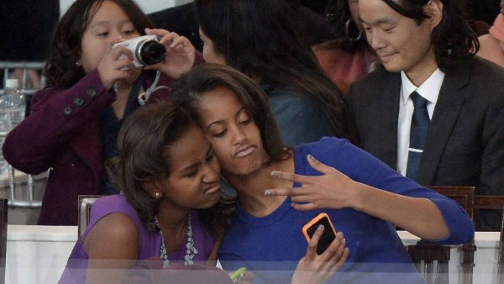 Michelle tiene una disciplina muy estricta con sus hijas que tienen vetado el uso de Facebook, pero no Snapchat.