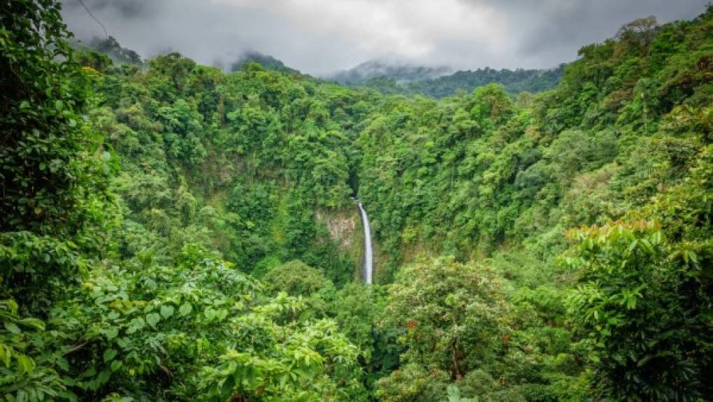 A la lista le segue La Fortuna de San Carlos que se encuentra en el centro de una serie de maravillas geológicas.