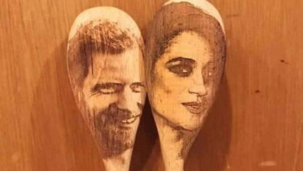 7- Utensilios de cocina con el rostro de Harry y Meghan.