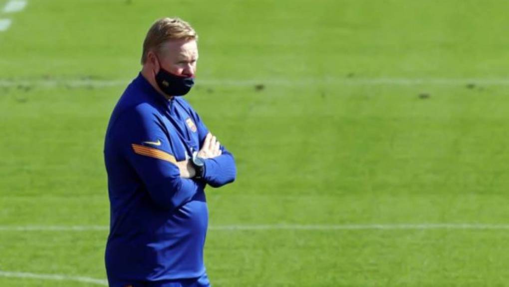 Koeman exige que nadie hable mientras él da las instrucciones en los entrenamientos. Inclusive señalan que le ha llamado la atención a varios jugadores.