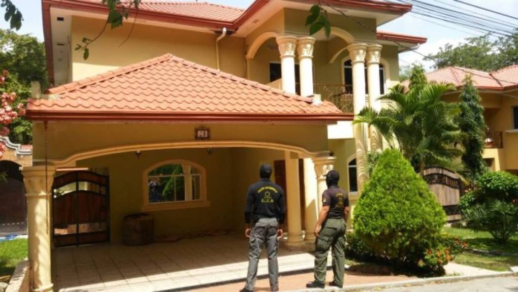La vivienda del policía Víctor Oswaldo López Flores (extraditado a EUA) asegurada en Residencial Campisa de San Pedro Sula en el marco de la 'Operación Ariete'.