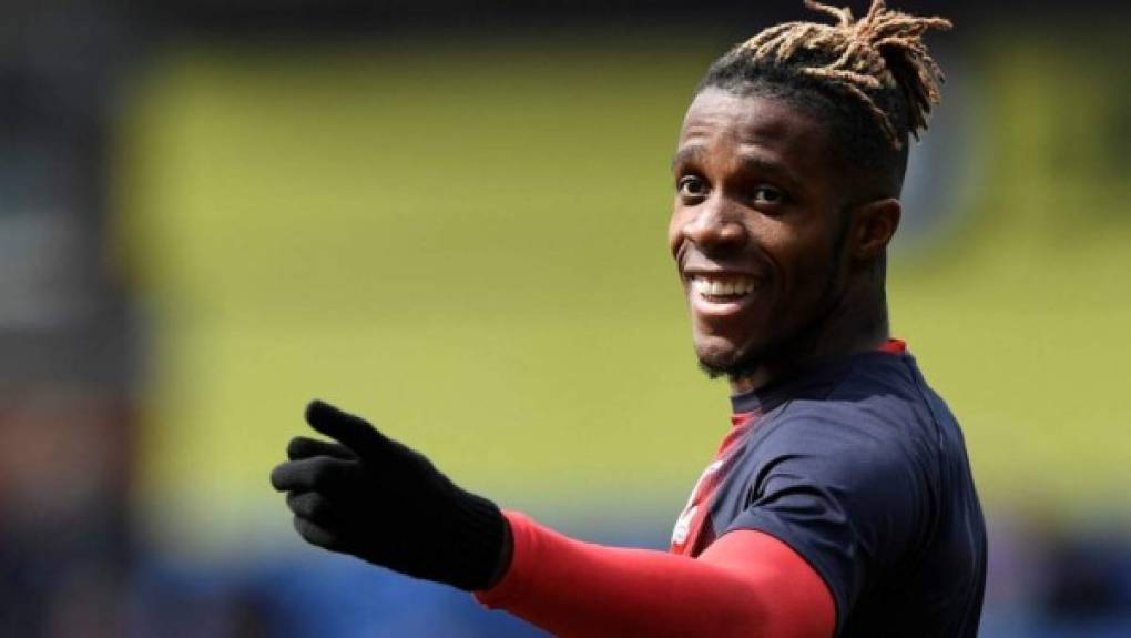 Wilfried Zaha: Según Sky Sport, el delantero marfileño ha despertado el interés de grande clubes como PSG, Dortmund y Mónaco luego de sus buenas actuaciones con el Crystal Palace en la Premier League de Inglaterra.