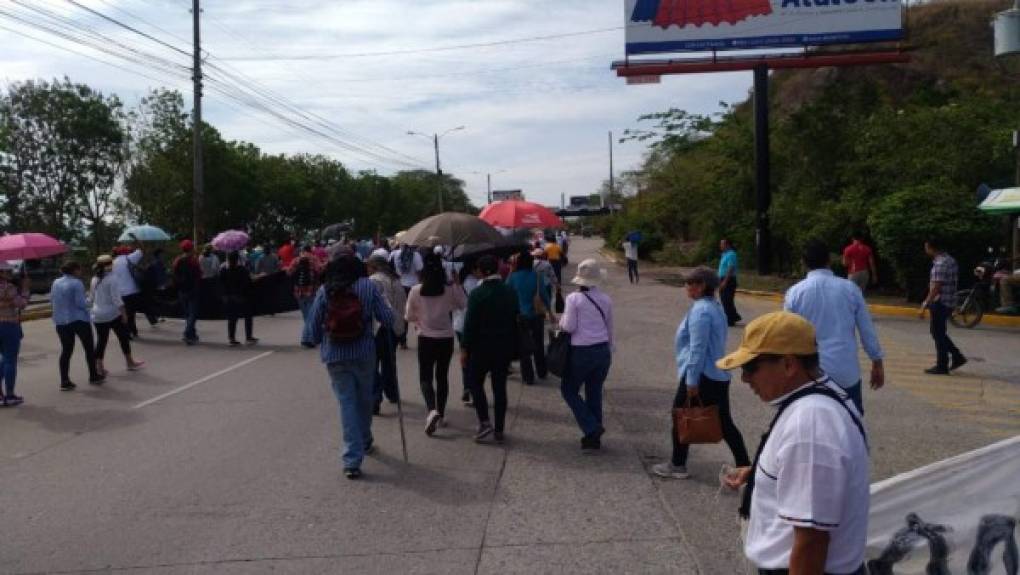 Protesta salida a La Lima.