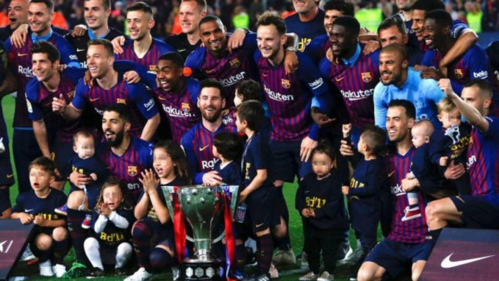 En la temporada anterior, el equipo catalán solamente llegó ganar el torneo de liga perdiendo la Champions en semifinales y la Copa del Rey.