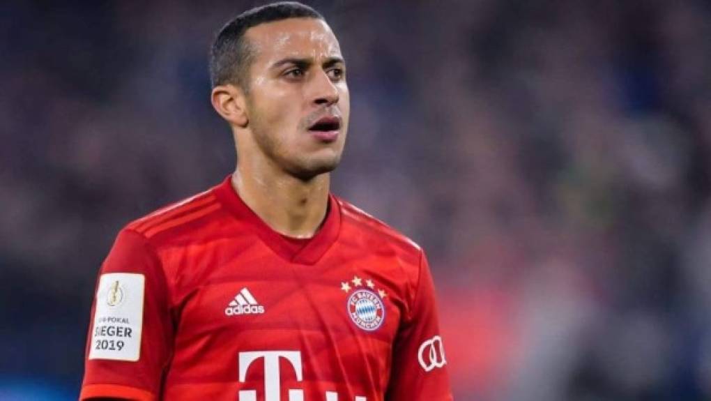 Thiago Alcantara, jugador del Bayern Múnich, se aleja del Liverpool después de que el conjunto red haya informado que no tiene planes de fortalecer su mediocampo en este mercado de fichajes y es poco probable que se materialice un movimiento a Anfield, según Sky Sports.