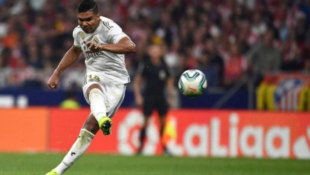 Casemiro: El brasileño se encargará de destruir los ataques del Galatasaray. Será uno de los volantes de contención.