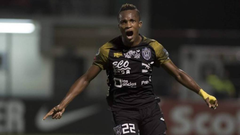 Omar Browne - Mediocampista panameño del Club Atlético Independiente de Panamá.