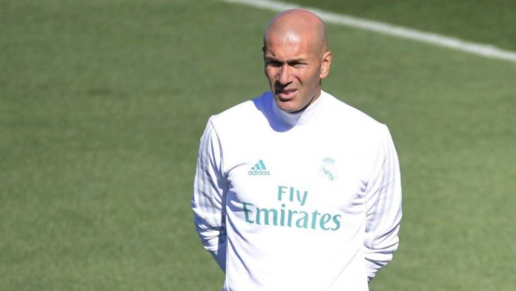 Bombazo del que informa este juevs el diario Marca: en el seno del Real Madrid se está extendiendo la impresión de que cada día que pasa aumentan las posibilidades de que el entrenador francés Zinedine Zidane no continúe la próxima temporada.