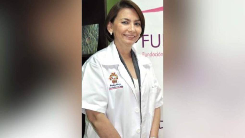 La doctora Lía Bueso es la primera mastóloga de Honduras, creadora y directora de la Fundación Hondureña contra el Cáncer de Mamá. Su trabajo ha estado enfocado en que todas las hondureñas tengan la misma oportunidad de realizarse una evaluación para un diagnóstico temprano de la mortal enfermedad.