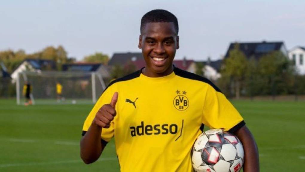 El Borussia Dortmund se hace con otra perla del Manchester City. Se trata de Jamie Bynoe-Gittens, un extremo inglés que llega libre desde el club citizen. La joya del fútbol británico tiene apenas 16 años.