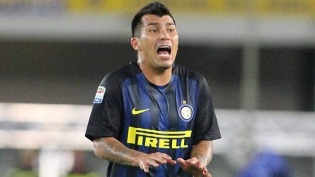 El chileno Gary Medel, que quiere salir del Inter, estaría en negociaciones avanzadas con el equipo turco Besiktas, que anunció la llegada de Álvaro Negredo.