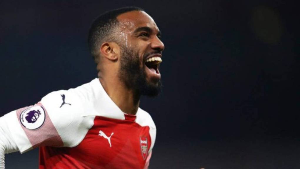 Alexandre Lacazette: El delantero francés podría salir del Arsenal y se menciona que el Atlético de Madrid lo tiene en la mira.<br/>