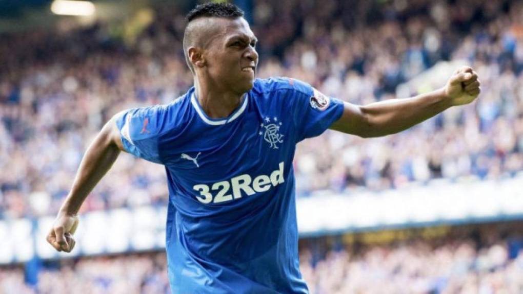 Alfredo Morelos: El delantero colombiano está a un paso de salir del Rangers de Escocia y llegar al Lille de Francia. Cotizado como el mejor delantero del fútbol escocés, el ex del Deportivo Independiente Medellín había suscitado el interés de grandes clubes europeos. Finalmente, el delantero se ha decantado por el fútbol francés.