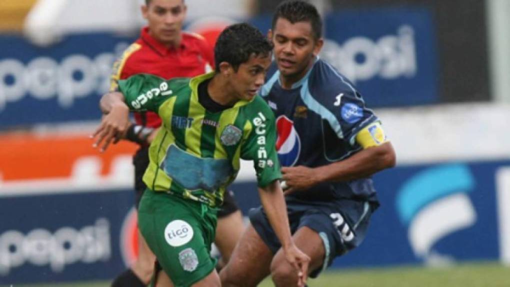 Luis Manuel Berríos, hermano del crack del Marathón, llegó a jugar en la primera división pero al final se hizo a un costado y no siguió en el fútbol.