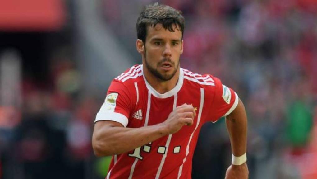 La Juventus apunta a Juan Bernat como posible sustituto de Alex Sandro. Lo publica Calciomercato, que habla también del interés del Atlético de Madrid por el lateral español. Su contrato con el Bayern Múnich acaba dentro de un año.