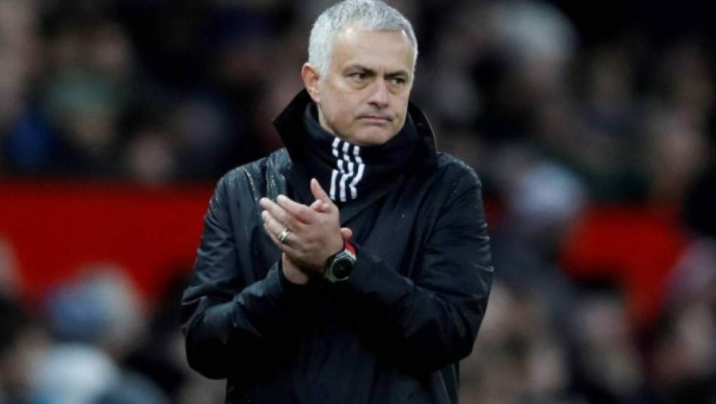 José Mourinho: El portugués es el entrenador favorito para llegar al banquillo del Real Madrid debido a los malos resultados de Zidane. El DT luso se encuentra sin equipo.