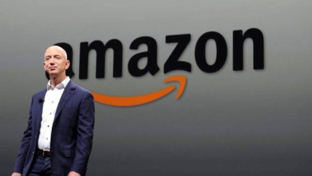 En el primer lugar de la lista continúa Bezos, de 57 años, que ha amasado una fortuna de 177.000 millones de dólares gracias a Amazon, la empresa que fundó en 1994 y de la que se retirará como consejero delegado y presidente a finales de 2021.<br/>