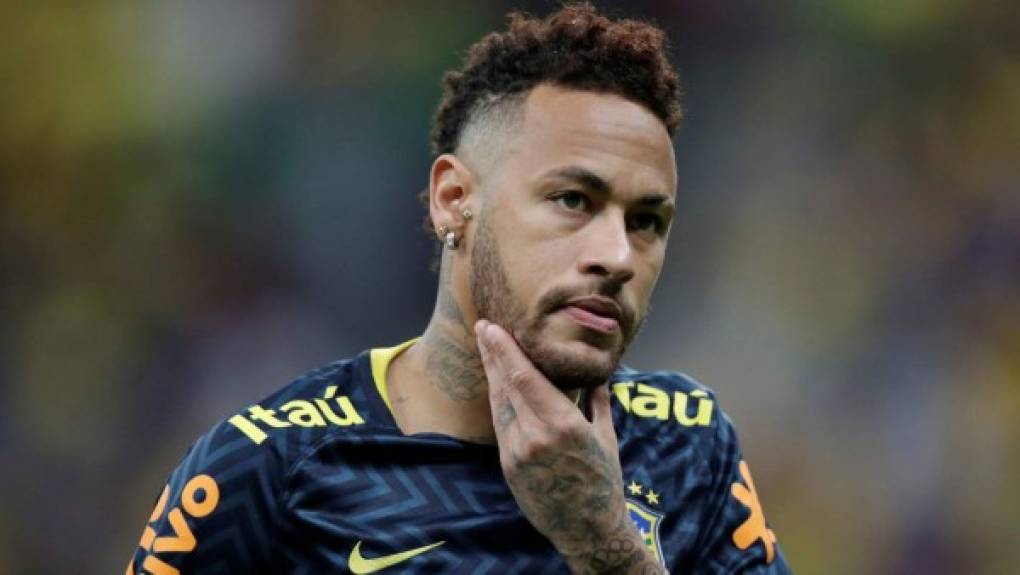 En Madrid aseguran que Florentino Pérez entró con todo a pelear a Neymar ahora que PSG confirmó que el brasileño quiere salir. Sin embargo, Ney tiene su mirada puesta en Barcelona.