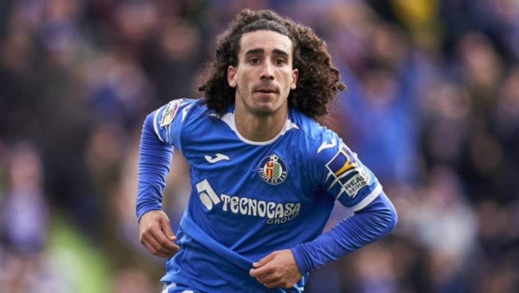 Marc Cucurella, lateral izquierdo del Getafe, según informa Mundo Deportivo, es uno de los más pretendidos por los grandes clubes del viejo continente. El catalán podría hacer las maletas para mudarse. Milán, Chelsea y Borussia Dortmund son sus principales pretendientes.