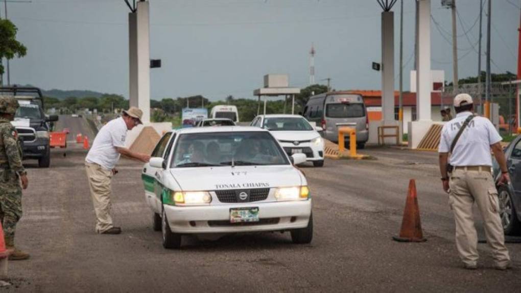 Las redadas y detenciones en el sur de México contradicen el discurso de puertas abiertas a la migración que manejaba López Obrador desde que asumió el poder en diciembre pasado y que tuvo que cambiar ante la presión de Donald Trump.