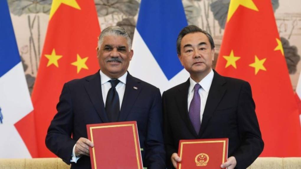 5. República Dominicana: El Gobierno de Danilo Medina rompió relaciones con Taipei en mayo pasado. China y Taiwán están dirigidas por regímenes rivales desde el final de la guerra civil en 1949. La isla goza de un gobierno autónomo, pero jamás declaró su independencia.<br/><br/>Pekín siempre la ha considerado como una de sus provincias. Por ello se niega a reconocer su soberanía y prohíbe a sus socios mantener relaciones diplomáticas con Taipéi, en nombre del principio de 'una sola China'.