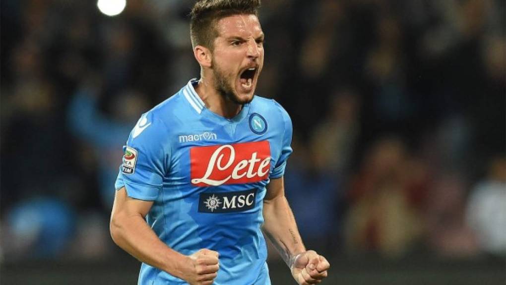 NAPLES, ITALY - FEBRUARY 25: Dries Mertens of SSC Napoli celebrating their team's first goal during the UEFA Champions League round of 16 first leg match between SSC Napoli and FC Barcelona at Stadio San Paolo on February 25, 2020 in Naples, Italy. (Photo by Pedro Salado/Quality Sport Images/Getty Images)