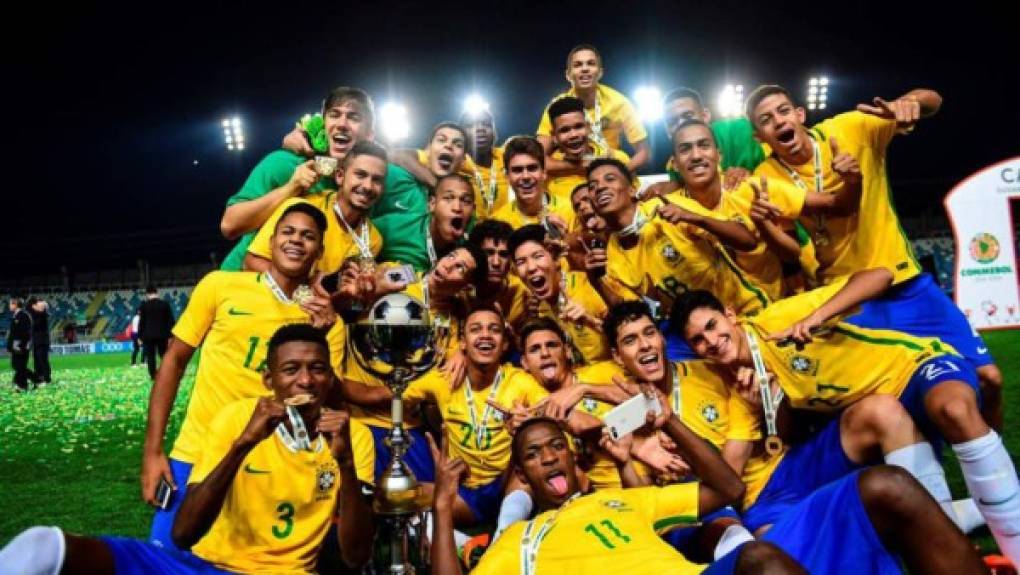Brasil ganó el Campeonato Sudamericano Sub-17 invicto, producto de siete victorias y dos empates. Tal fue su dominio en el torneo que tuvo la mejor delantera (24 goles a favor), el arco menos vencido (3 en contra), al goleador (Vinicius, con 7) y al máximo asistente (Alan, con 5). Selló el título con una goleada sobre el anfitrión Chile (5-0), el único que podía quitarle la corona.