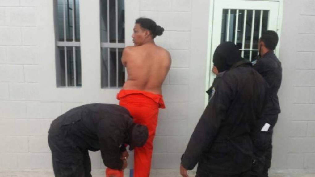 En La Tolva, al igual que en El Pozo, los reclusos usan un uniforme de color naranja.