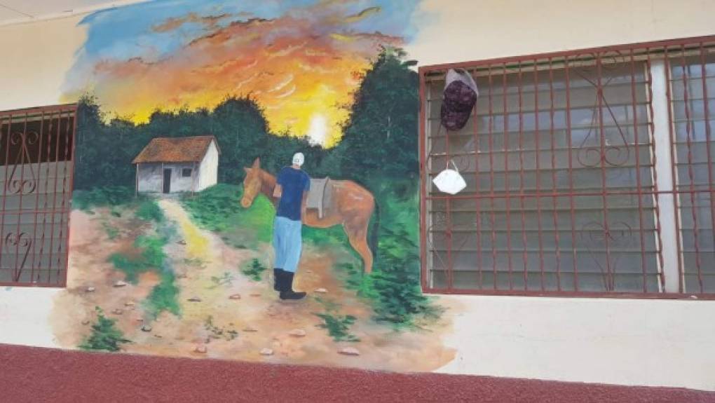 Javier Espinal uno de los organizadores del proyecto, explicó a La Prensa que se realizarán unos 200 murales en La Arada con lo que convertirían a ese municipio como 'la galería abierta más grande de Centroamérica'.