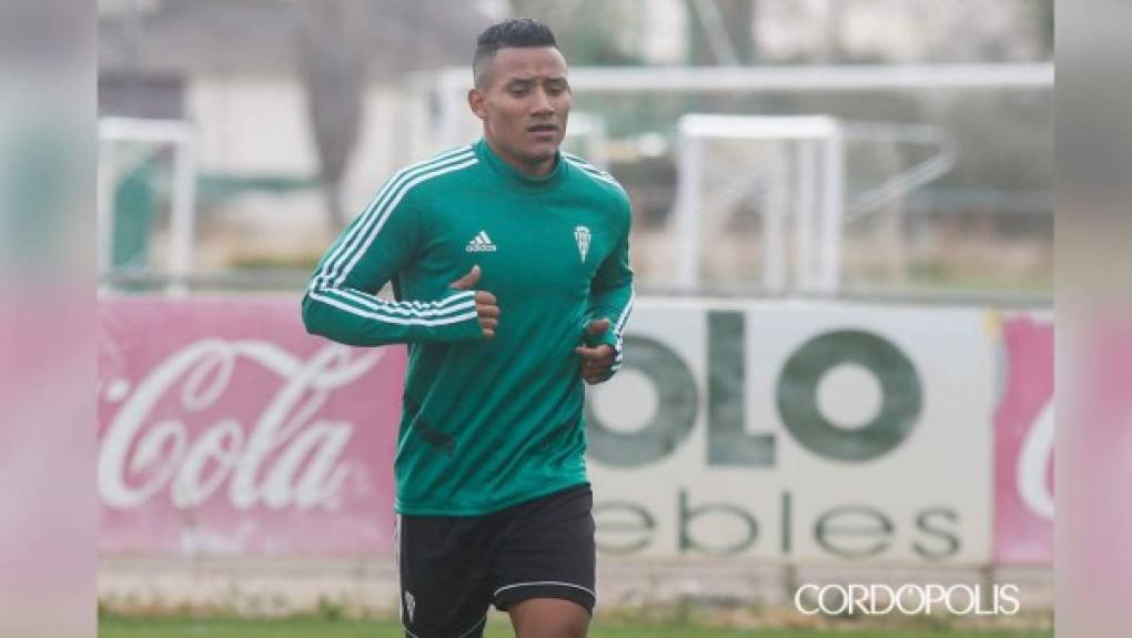 Luis Garrido sigue sin definir su futuro futbolístico. En la Liga Deportiva Alajuelense de Costa Rica, el mediocampista hondureño tiene las puertas abiertas, según dijo Federico Calderón, dirigente del club manudo, en entrevista a Diario Diez, pero de momento no tienen cupos para extranjeros.