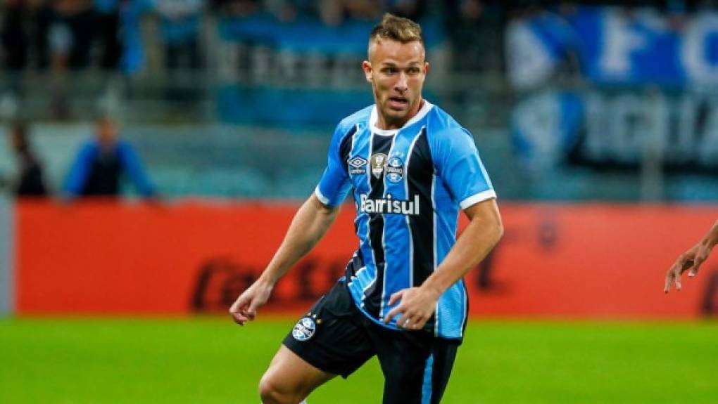 Arthur: El brasileño es vinculado al FC Barcelona y ha hablado este lunes sobre su posible salida de Gremio para reforzar al equipo entrenado por Ernesto Valverde. 'No hay nada firmado todavía', ha indicado.