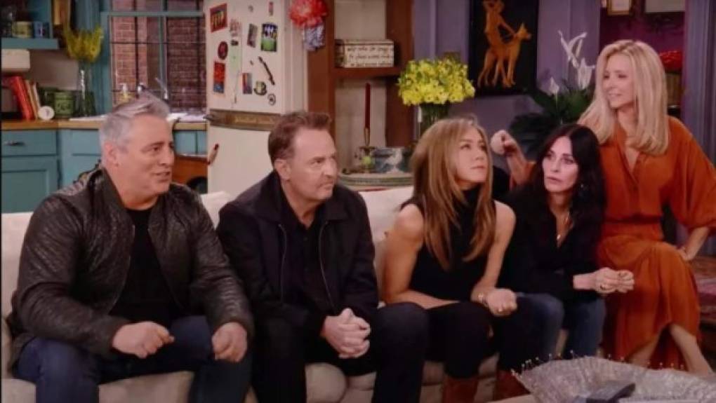 Con diez temporadas de enorme éxito y 236 episodios en total, 'Friends' llevó las desventuras y locuras de un grupo de neoyorquinos a las pantallas de todo el mundo.