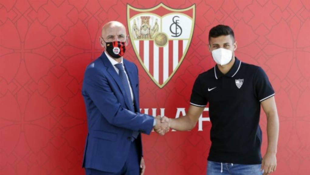 Óscar Rodríguez: El mediocampista español fue vendido por Real Madrid al Sevilla a cambio de 15 millones de euros. El volante fue descartado por Zidane.