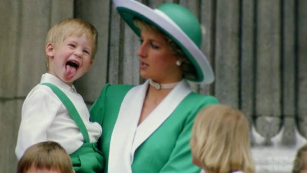 'Diana, Our Mother: Her Life and Legacy' es un documental de HBO que se estrenó el 24 de julio de este año. <br/><br/>En él, los dos hijos de la princesa de Gales, Guillermo y Enrique, hablan sobre su madre y los recuerdos que guardan de ella. Es muy emotivo.
