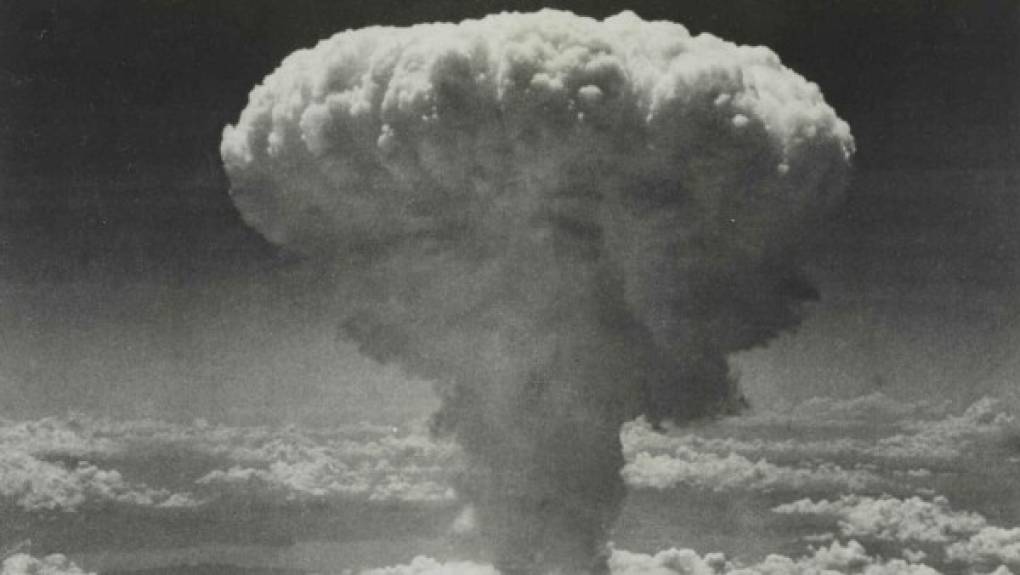 Además, otra profecía cumplida y escalofriante de Nostradamus fueron las Bombas atómicas en Hiroshima y Nagasaki.
