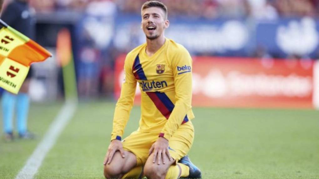 Clément Lenglet: Seguirá como defensor central haciendo dupla con Piqué.