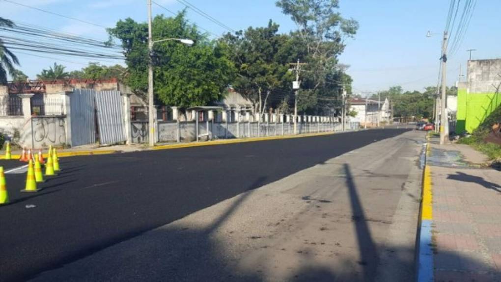 En la tercera calle y la 14 avenida se colocó pavimento hidráulico. En el plan de trabajo se incorporó la colocación de lámparas nuevas.