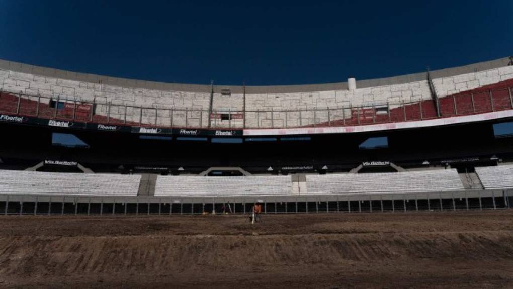 El césped del Monumental estará conformado por un 95% de grama natural y 5% sintético. Además, tendrá un sistema de airado que le dará mayor resistencia.