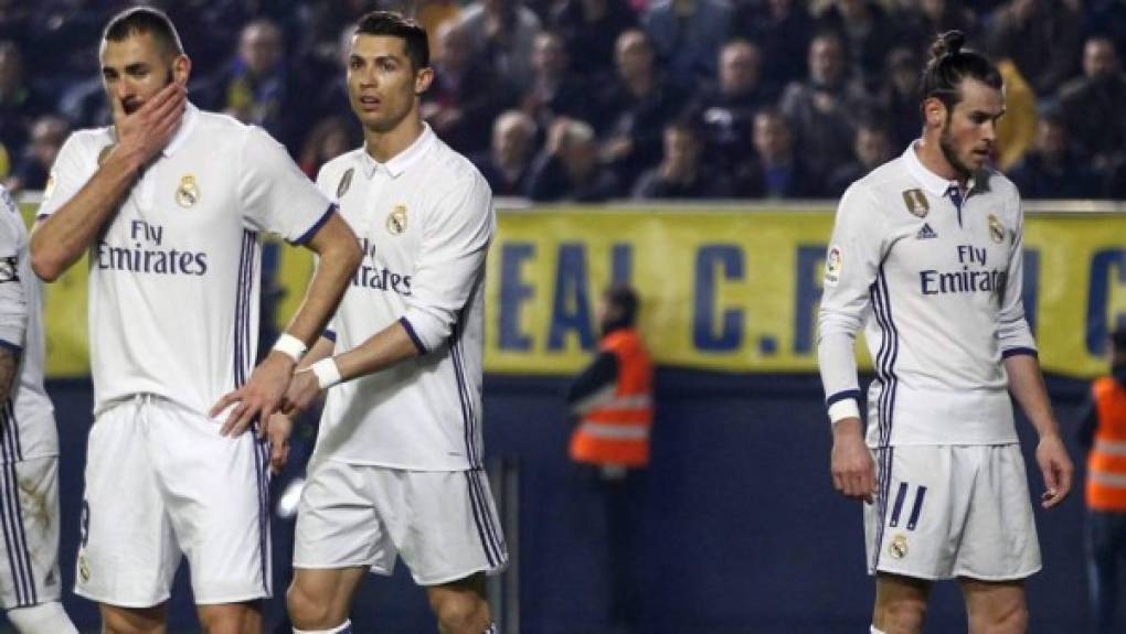 LA BBC, compuesta por Benzema, Bale y Cristiano Ronaldo, podría desarmarse en el Real Madrid y el propio Zidane reconoció que les hace falta un 9 por lo que en el club merengue ya comenzaron en la busca de un atacante.