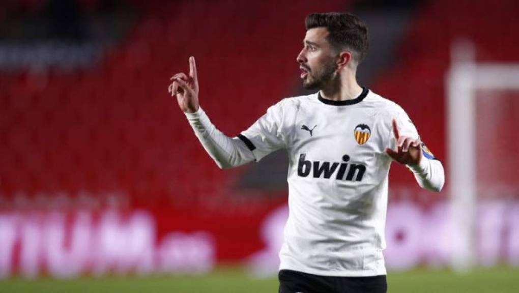 José Luis Gayá es el anhelo del Barca. El seleccionado español, de 26 años de edad, pertenece al Valencia, donde es capitán. Se repetiría una transacción común entre naranjeros y culés, al igual que con Jordi Alba en esa posición.