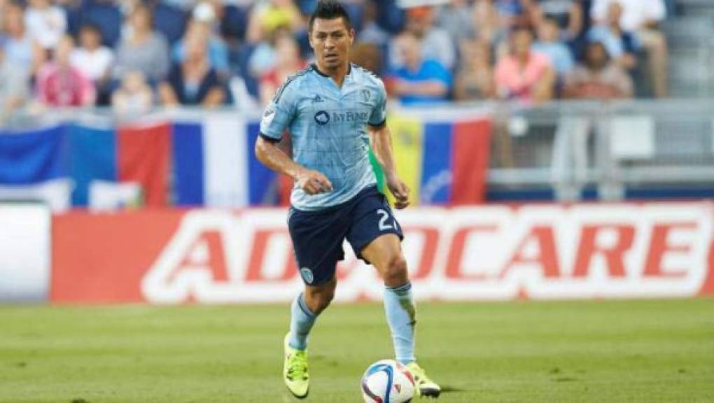 Roger Espinoza: El mediocampista de contención está lesionado, aunque en las próximas semanas podría volver a las canchas. Al final el jugador del Sporting Kansas City no fue tomado en cuenta.