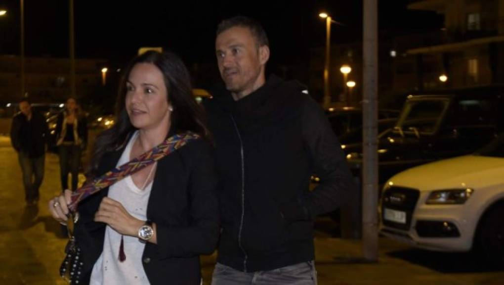 Luis Enrique junto a su esposa Elena Cullell.