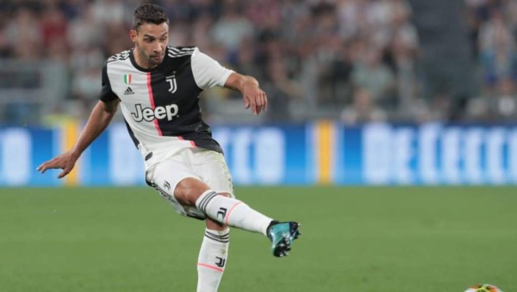 Mattia De Sciglio: El defensor italiano no es un crack, pero es uno de los jugadores que suena para llegar al Barcelona. En los últimos años ha portado la camiseta de la Juventus.