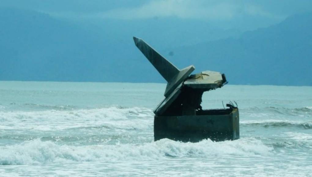 La basura chapina que en los últimos 15 años infestó las playas Omoa causó millonarias pérdidas al ahuyentar a los turistas.