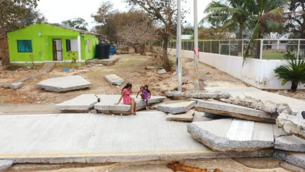 Además incluye la administración de albergues y subsidios de arrendamiento temporal para quienes evacuaron sus viviendas, y la reconstrucción de las casas afectadas o destruidas, entre otras medidas.