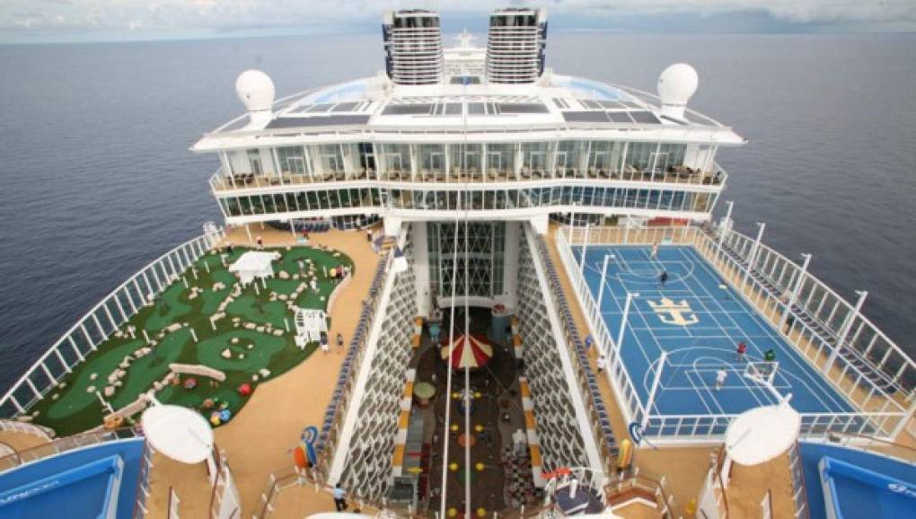 El crucero Allure of the Seas de Royal Caribbean International es 50 milímetros más largo que Oasis of the Seas, su hermana gemela. Foto tomada de Iglu Cruise.