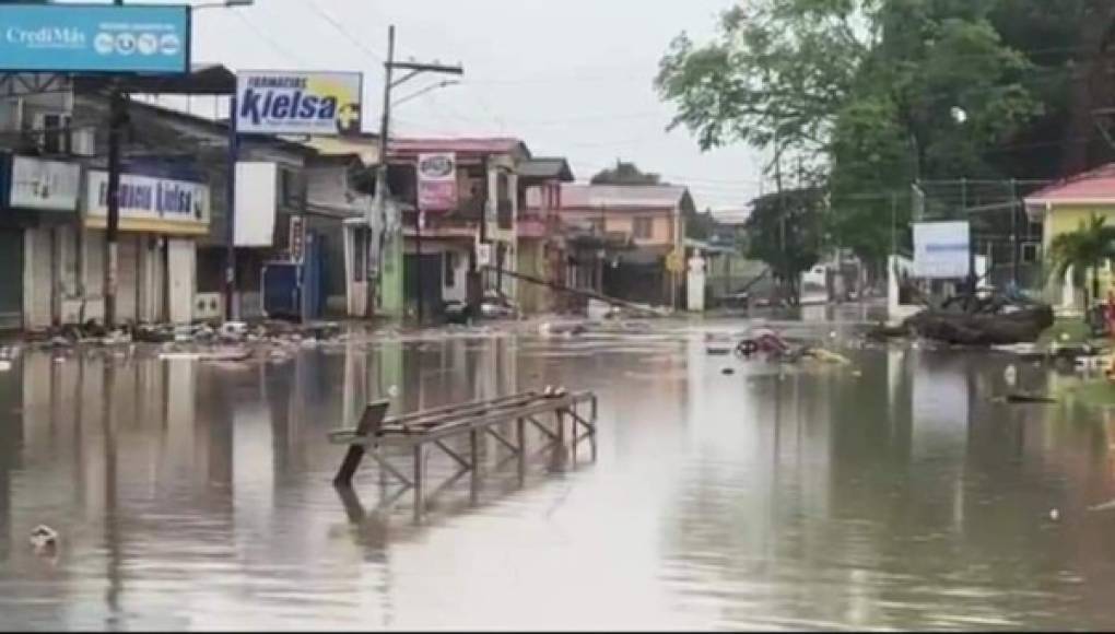 Cuando sus residentes se aprestaban a las labores de limpieza, hoy en la ciudad de La Lima se han reportado nuevas inundaciones.