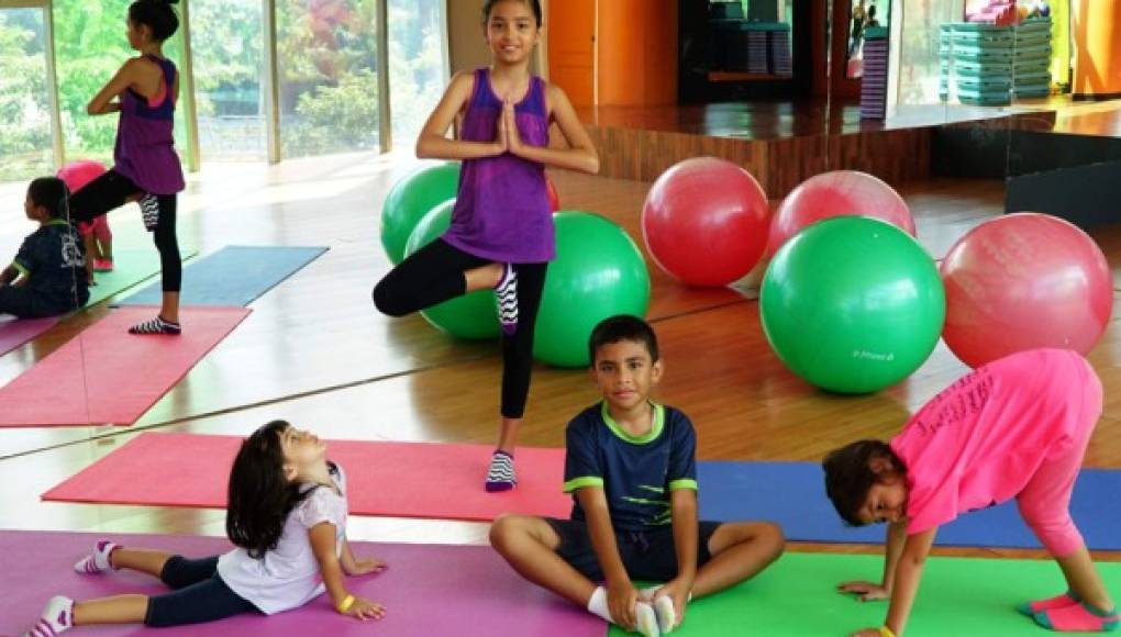 4 posturas de yoga ideales para niños