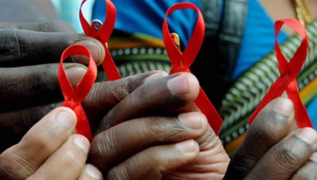 OMS recomienda a gays usar antirotrovirrales para evitar VIH/Sida